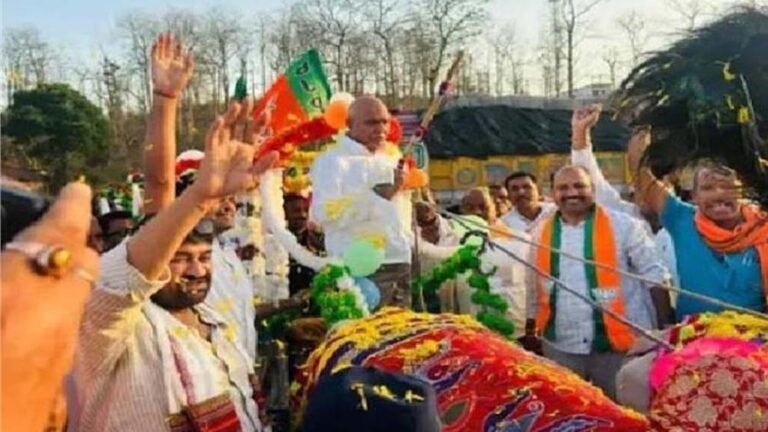 हेमंत खंडेलवाल ने बैलगाड़ी पर चढ़कर ‘गांव-बस्ती चलो अभियान’ को दिया नया आयाम, घर-घर पहुंचने का दिया संदेश