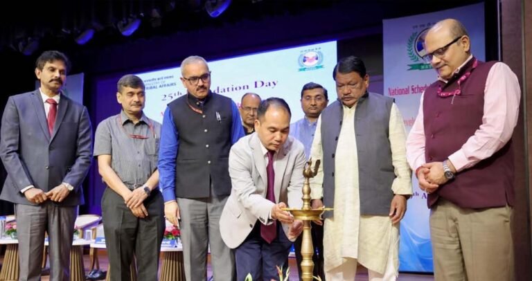 व्यक्तियों को रोजगार चाहने वाला नहीं, रोजगार देने वाला बनाएं – केन्द्रीय मंत्री ओंराव