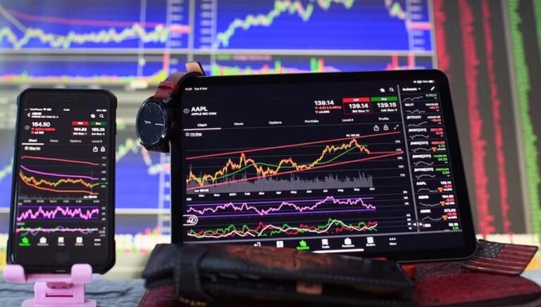 AI के क्षेत्र में कदम रखने वाली जूते बेचने वाली कंपनी, स्टॉक में 870% का उछाल