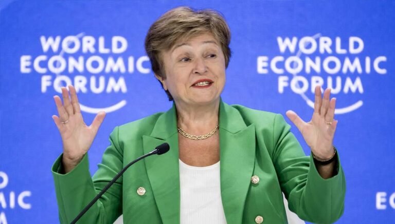 IMF ने कहा: भारत दोगुनी गति से बढ़ रहा है, पाकिस्तान को कर्ज देने वाले देश का हाल