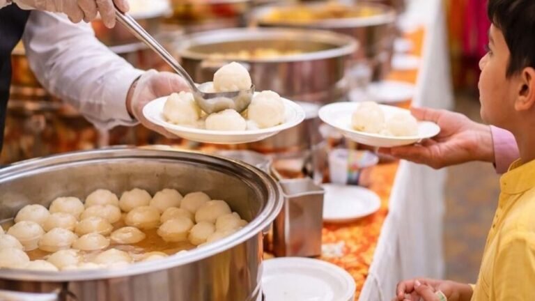 कैटरर ने शादी में रसगुल्ला खाने पर 11 साल के चमन को तंदूर में फेंका, हुआ फरार