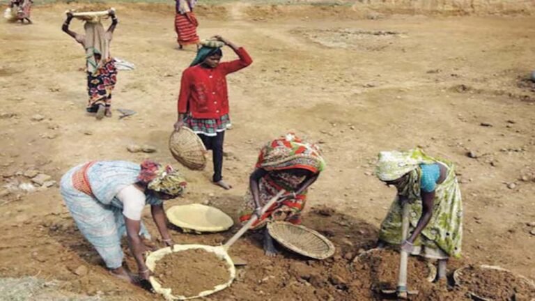 केंद्र सरकार का बड़ा फैसला, दिहाड़ी मजदूरों के लिए दाल-रोटी की उपलब्धता सुनिश्चित करेगी