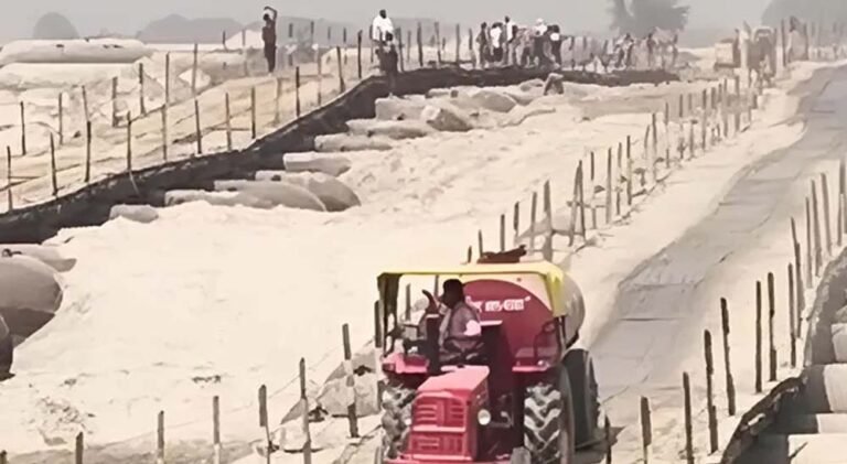 गोंडा-अयोध्या यात्रा होगी सरल: 114 पीपों से बना ढेमवाघाट पुल तैयार