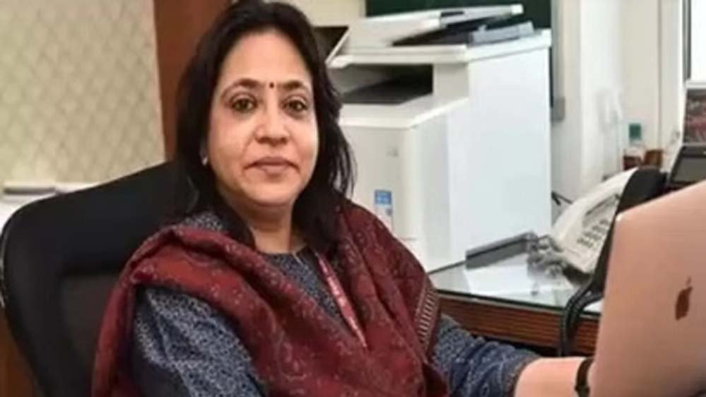 IAS ऋचा शर्मा जिम की लिफ्ट में फंसी, घुटन से तबीयत बिगड़ी, हुआ बड़ा हादसा