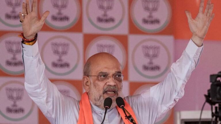 अमित शाह ने बंगाल में किया आह्वान, ‘कमल का बटन दबाओ, भाजपा सरकार बनाओ, घुसपैठियों को भगाओ’