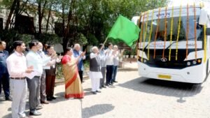 कौशल और सामाजिक उद्यमिता से होगा भारत विकसित: राज्यपाल पटेल का बयान