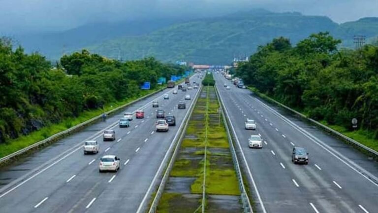 बुंदेलखंड से पलायन को रोकने के लिए इकोनॉमिक कॉरिडोर, लखनऊ से इंदौर तक बनेगा