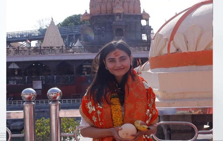 एक्ट्रेस जानकी बोदीवाला पहुंची बाबा महाकाल के दर, नंदी महाराज से की मनोकामना की प्रार्थना