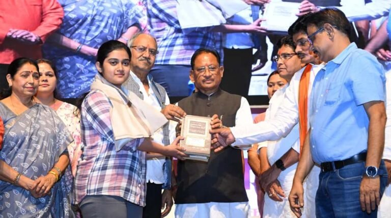 विकसित भारत की दिशा में कदम, मुख्यमंत्री विष्णु देव साय ने पंचायती राज संस्थाओं को सशक्त बनाने पर जोर दिया