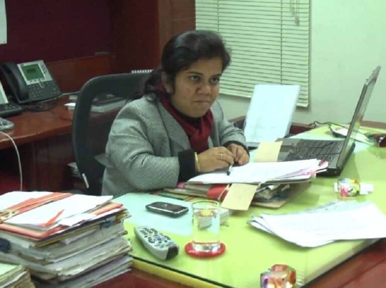 खंडपीठ का बड़ा फैसला: आरती डोगरा के खिलाफ जांच कार्यवाही स्थगित