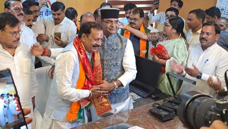 अपेक्स बैंक के नवनियुक्त प्रशासक महेंद्र सिंह यादव की भव्य पदभार यात्रा संपन्न