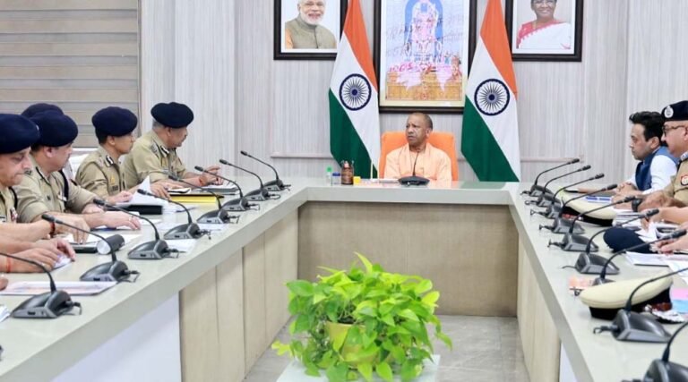 योगी के निर्देश पर कालाबाजारी के खिलाफ बड़ा प्रहार, 233 एफआईआर दर्ज