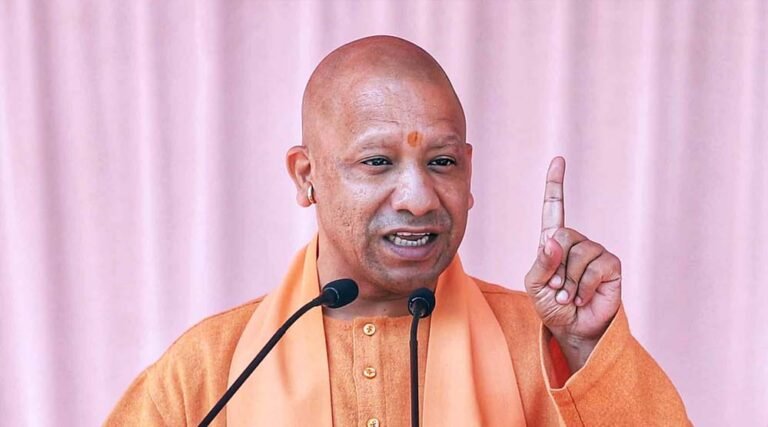 असम के चुनावी रण में गरजे उत्तर प्रदेश के मुख्यमंत्री योगी आदित्यनाथ