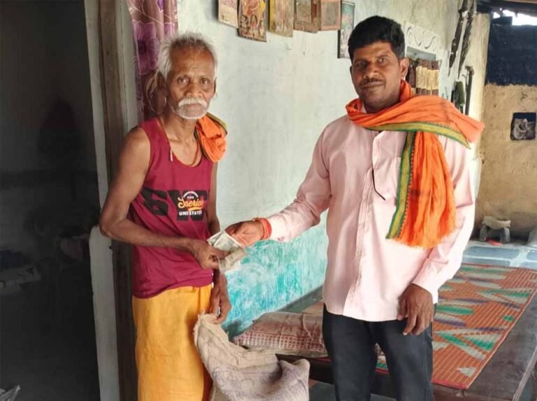 संवेदनशील नेतृत्व का प्रभाव: मुख्यमंत्री विष्णु देव साय के निर्देश पर वृद्ध हितग्राही को मिली तत्काल राहत