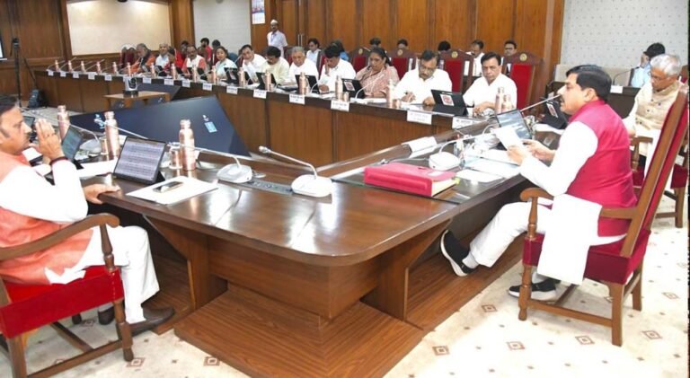 कैबिनेट निर्णय: ST छात्रों को ₹10 हजार की सहायता, उज्जैन से एयरबस विमानों का संचालन शुरू होगा