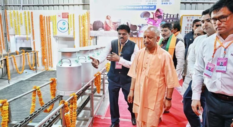 आज अयोध्या में भगवान श्रीराम का भव्य मंदिर है, क्या सपा यह कर पाती? वे रामभक्तों पर गोली चलाने वाले लोग हैं: सीएम योगी