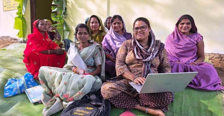 रायपुर की बैंक सखी आशा एक्का ने आत्मनिर्भरता की नई मिसाल पेश की, 5 करोड़ से ज्यादा का ट्रांजेक्शन