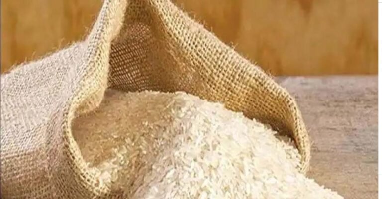 मोहला : जिले में आयोजित चावल उत्सव, राशन कार्डधारियों को तीन माह का चावल एक साथ वितरित