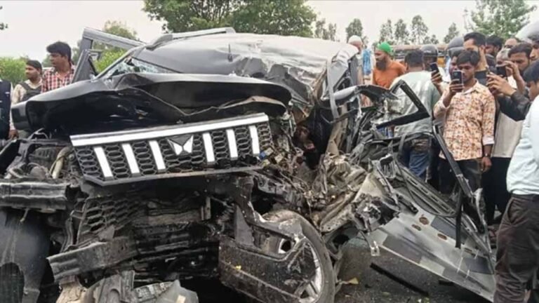 भीषण सड़क हादसा बरेली में: टैंकर से भिड़ी बोलेरो और बाइक, पांच जनों की जान गई