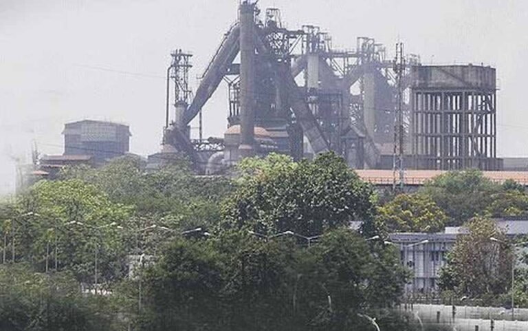 भिलाई स्टील प्लांट में सख्ती: 30 वर्ष पूरे करने वालों पर VRS/CR का दबाव