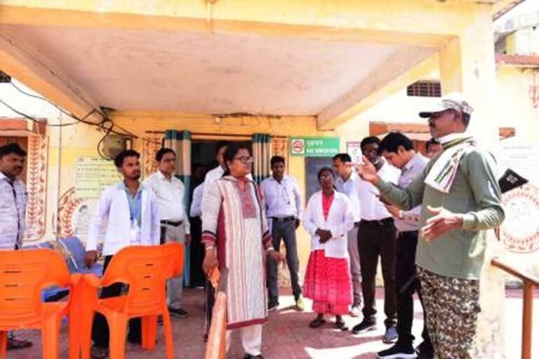 ग्रामीणों तक पहुंचा विकास: कोंडागांव में शिविर के जरिए योजनाओं का लाभ, कलेक्टर ने दिए निर्देश