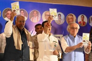 चुनावी वादों की बारिश: बंगाल में कांग्रेस ने महिलाओं-किसानों के लिए खोला खजाना, जानें पूरी घोषणा