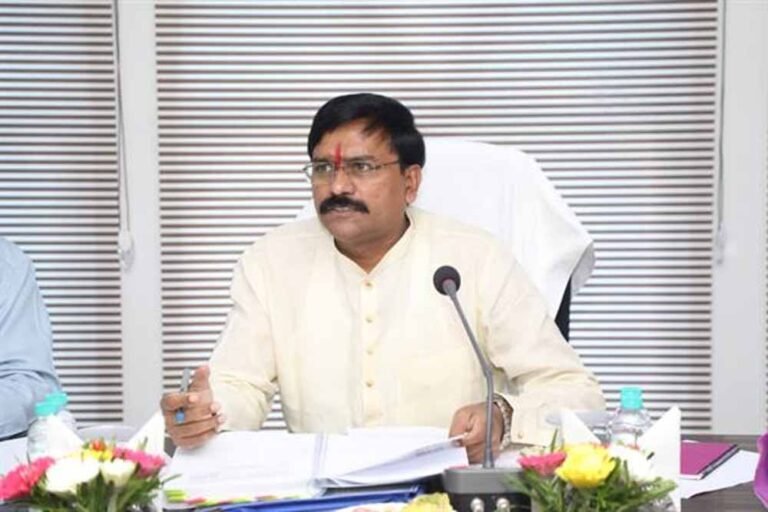 परिषद की गतिविधियों को जन-जन तक पहुँचाने के लिए करें समग्र पुस्तिका का प्रकाशन