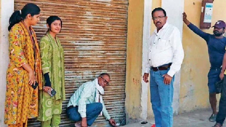 Jabalpur में गड़बड़ी पर शिकंजा, पुराने गेहूं की बिक्री के शक में गोदामों पर ताला