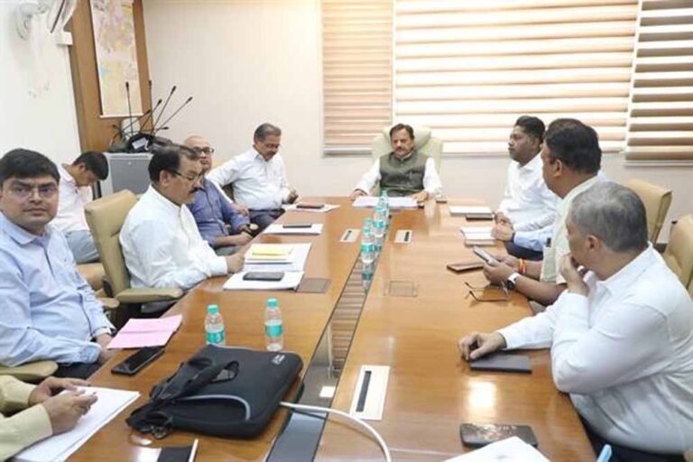 मरीजों की सुविधा और उन्नत चिकित्सा के सभी प्रावधान किए जाएं सुनिश्चित