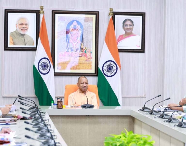 मुख्यमंत्री ने अफसरों को दिया निर्देशः किसानों से संवाद बनाएं, फसलों के नुकसान का आकलन कराएं और उन्हें मुआवजा दिलाएं