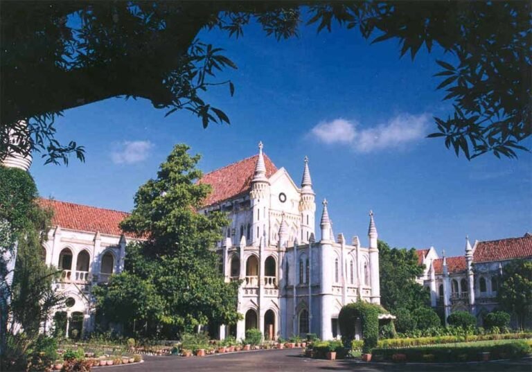 MP हाई कोर्ट का बड़ा फैसला: आंगनबाड़ी कार्यकर्ता-सहायिकाओं की कटौती राशि एरियर्स सहित देने के निर्देश