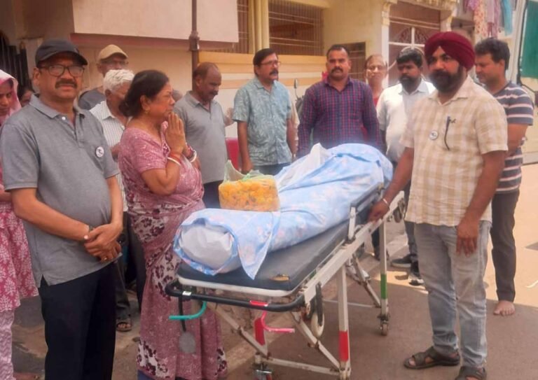 देहदान कर मृत्यु के बाद भी सेवा का सबक सिखा गए चक्रवर्ती