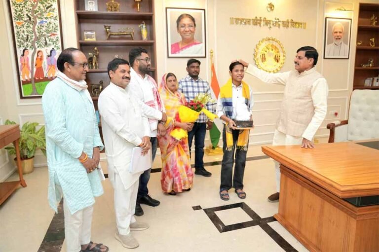 मुख्यमंत्री डॉ. यादव बोले – दसवीं बोर्ड टॉपर कु. प्रतिभा सोलंकी को प्रोत्साहनस्वरूप मिलेंगे एक लाख रुपये