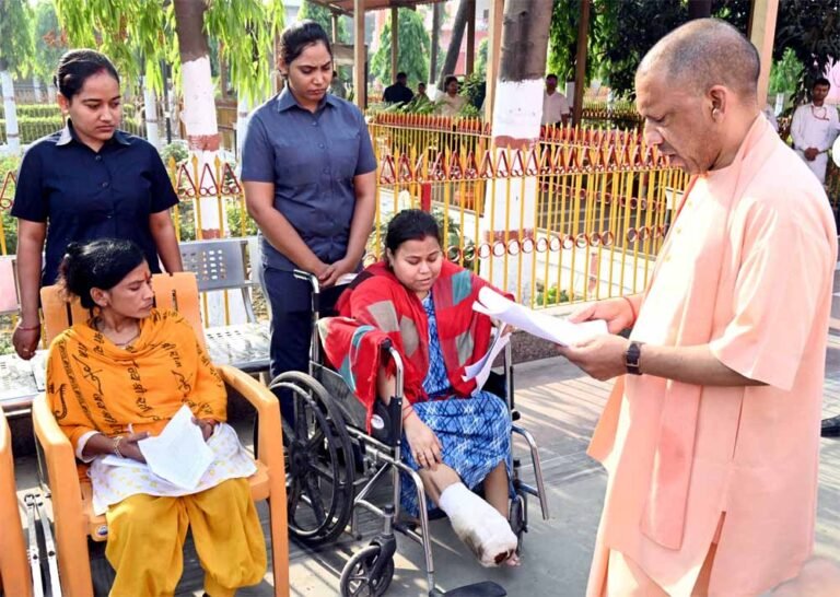 घबराइए मत, बच्चे के इलाज में नहीं आने देंगे कोई बाधा: मुख्यमंत्री