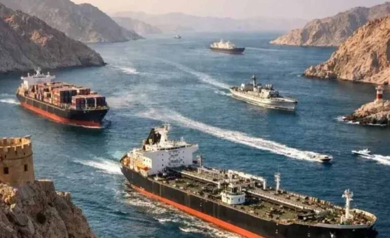 बड़ी खबर: होर्मुज में भारतीय टैंकर पर फायरिंग, समुद्री इलाके में बढ़ा तनाव