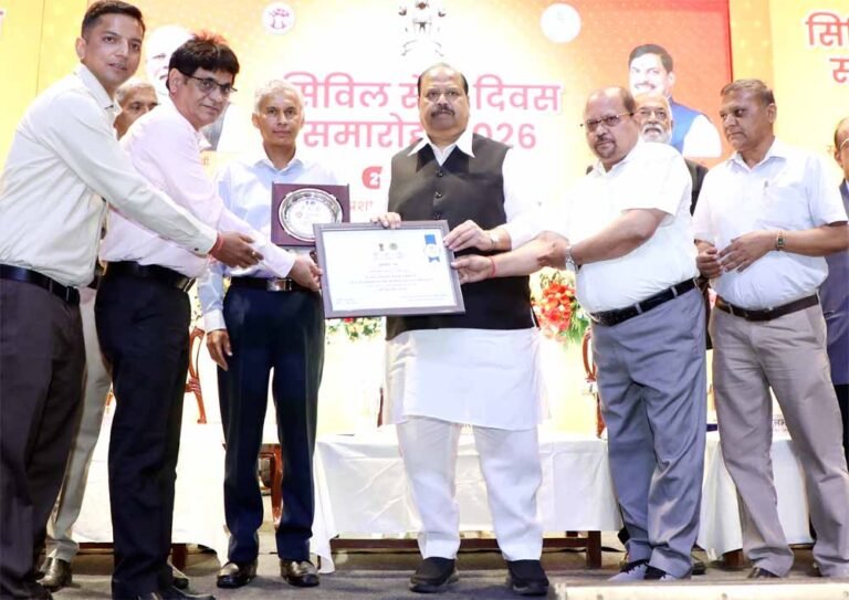 लोक सेवाओं को बेहतर बनाने के लिए नवाचार जरूरी : मंत्री काश्यप