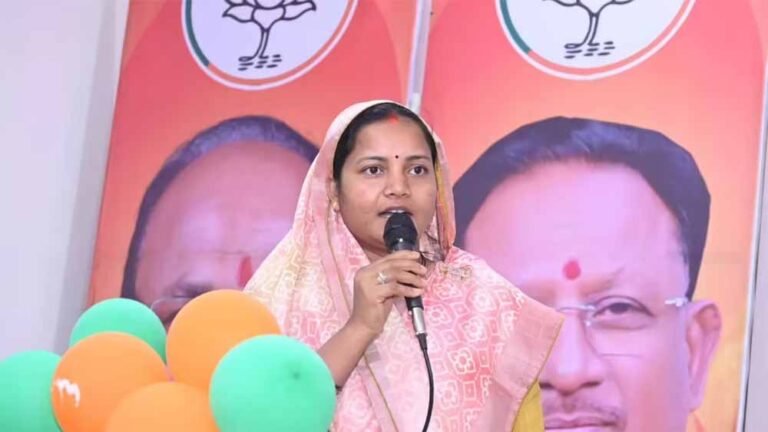 साड़ी गुणवत्ता पर सरकार सख्त, मंत्री राजवाड़े के निर्देश पर जांच तेज