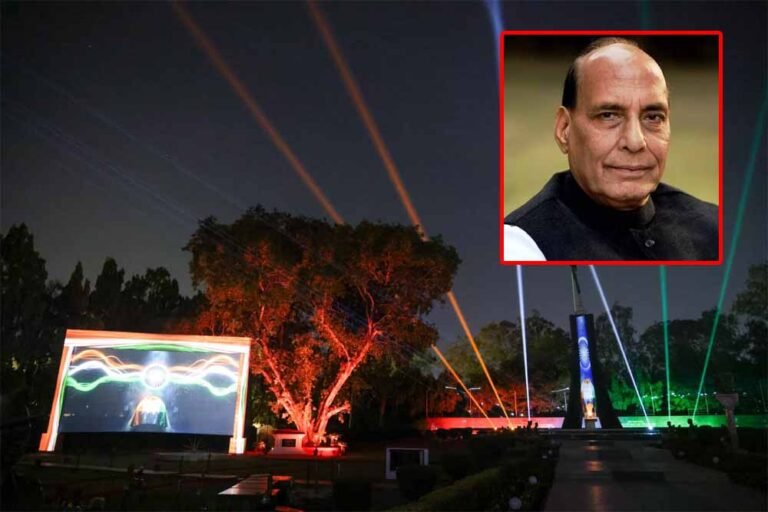 रक्षा मंत्री राजनाथ सिंह ने लखनऊ में सेना के युद्ध स्मारक पर लेज़र, लाइट और साउंड शो का किया उद्घाटन