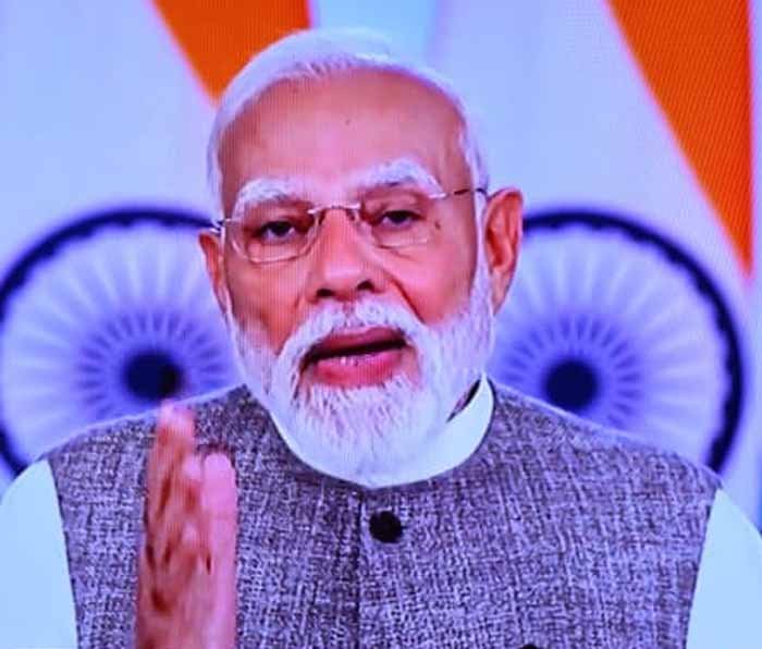 नारी शक्ति पर नरेंद्र मोदी का भरोसा: ‘आरक्षण का संकल्प अटूट, हर रुकावट होगी पार’