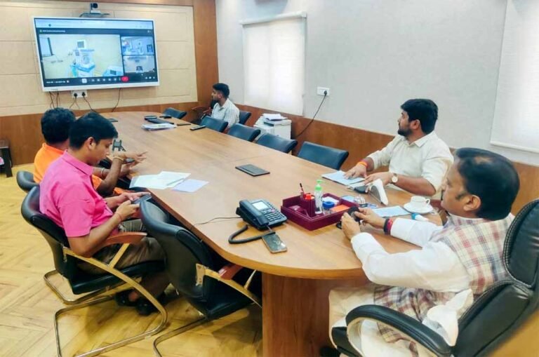 उप मुख्यमंत्री शुक्ल बोले – राज्य सरकार शासकीय संस्थानों में उच्च स्तरीय स्वास्थ्य सुविधाएँ उपलब्ध कराने के लिए प्रतिबद्ध