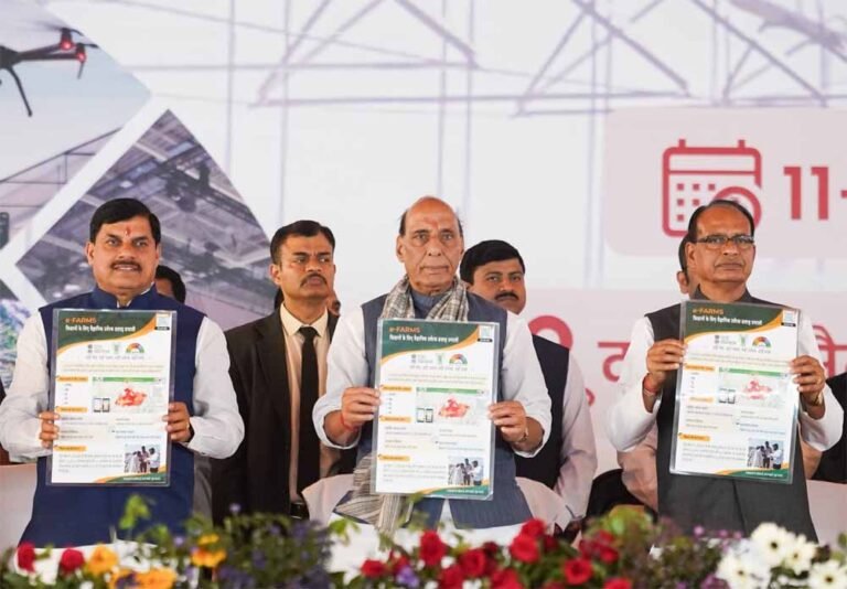 केन्द्रीय रक्षा मंत्री सिंह बोले – किसान देश की अर्थव्यवस्था की रीढ़, किसानों के विकास के लिए हम हैं प्रतिबद्ध