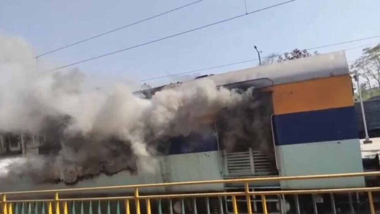 ब्यौहारी स्टेशन पर ट्रेन की बोगी में आग, शहडोल में अफरा-तफरी; टला बड़ा हादसा