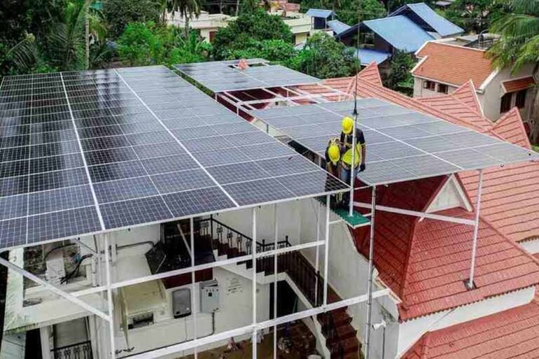 इंदौर में सफाईकर्मियों के 9 हजार घरों में सोलर ऊर्जा, 270 करोड़ रुपये की बचत का दावा