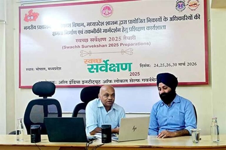 स्वच्छता के सारथियों के स्वास्थ्य और सम्मान को समर्पित स्वच्छता स्वाभिमान कार्यशाला