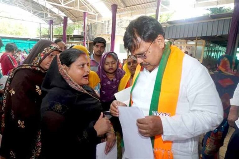 नर सेवा-नारायण सेवा के मूलमंत्र को साकार कर रही है सरकार : ऊर्जा मंत्री तोमर