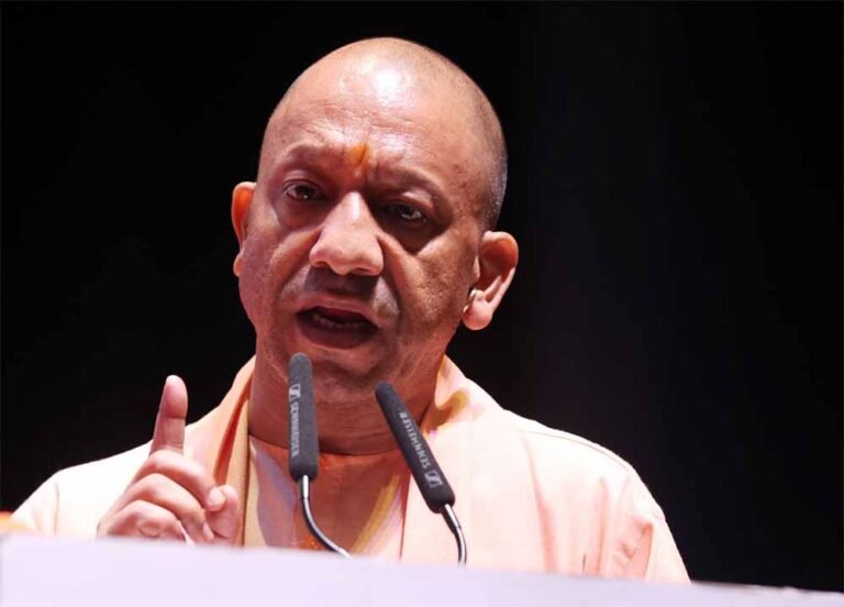 अब खेला नहीं, विकास होगा—बंगाल पर योगी आदित्यनाथ का तीखा हमला