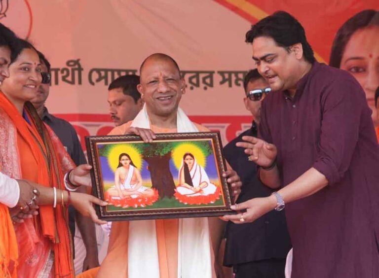 ममता दीदी की चिंता, हिंदू अधिक हुए तो सड़कों पर कैसे होगी इफ्तारी: सीएम योगी