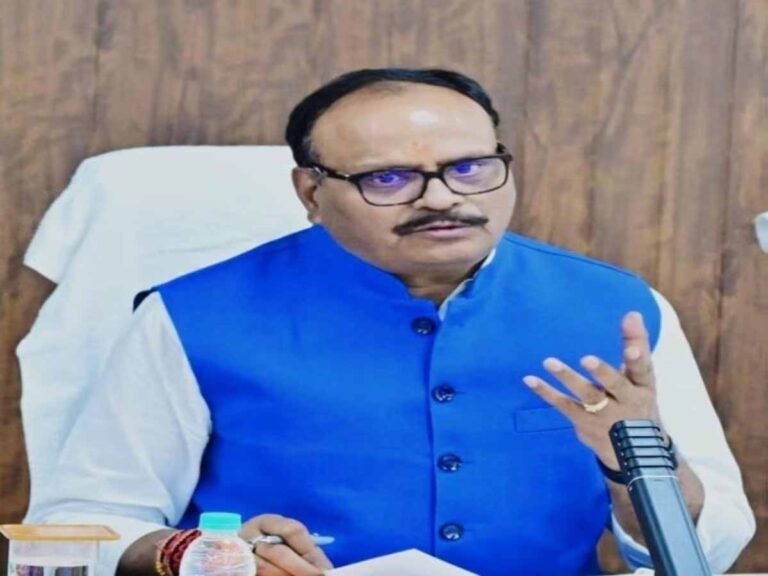 ड्यूटी से गायब और भ्रष्टाचार में लिप्त डॉक्टरों पर सख्त कार्रवाई, डिप्टी सीएम का बड़ा हंटर