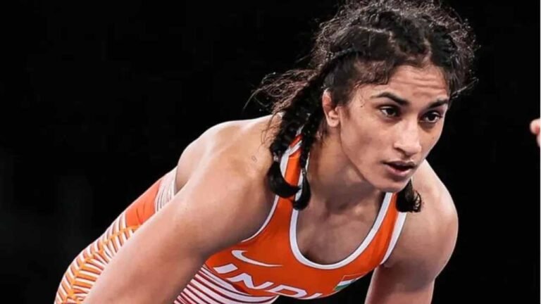 6 महीने के नोटिस नियम पर अटकी विनेश की एंट्री, WFI कर रहा UWW के जवाब का इंतजार