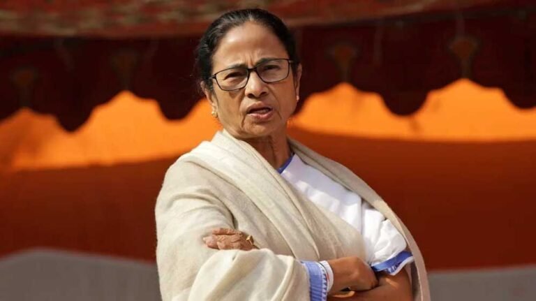 ममता की मुश्किलें बढ़ीं: कांग्रेस और लेफ्ट ने BJP विरोधी सहयोग से किया इनकार